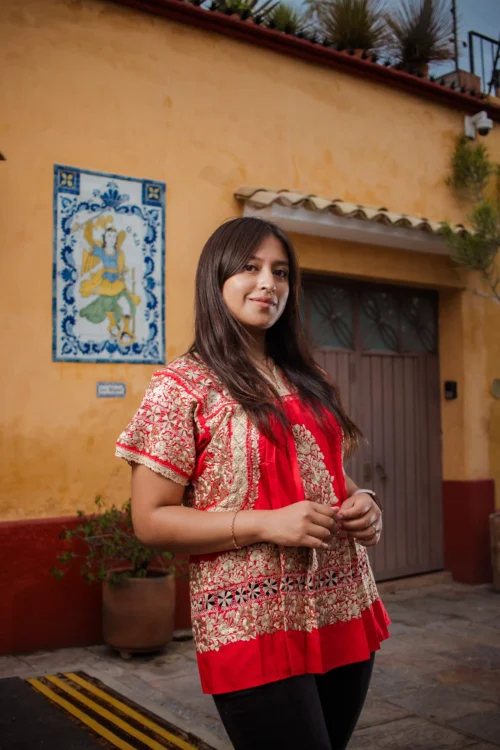 Blusa tradicional San Antonino con deshilado en tela popelina algodón