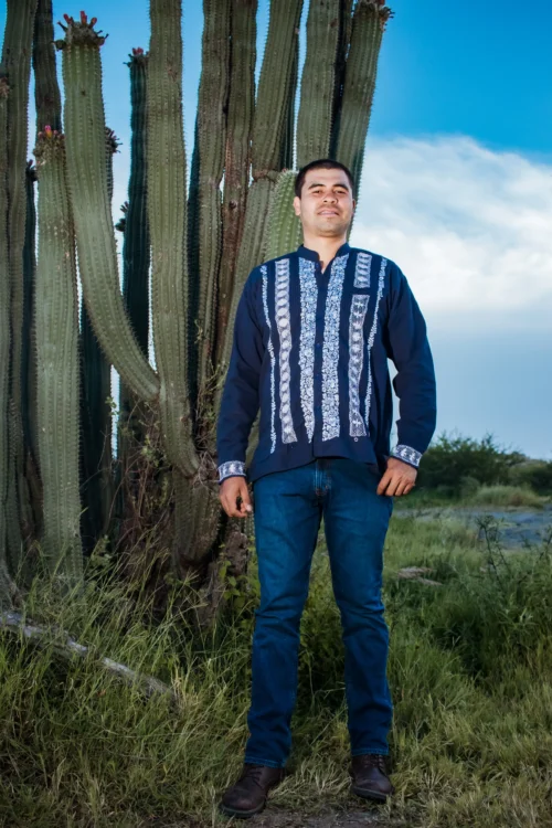 Guayabera con deshilado